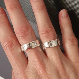 Hallmarked rings with a chipped marble effect
