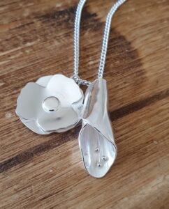 Poppy and lily necklace