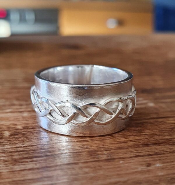 Sterling silver Celtic ring