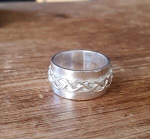 Sterling silver Celtic ring