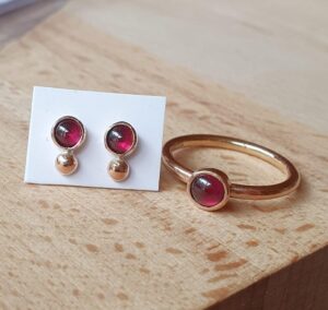 Garnet and gold ring and earrings