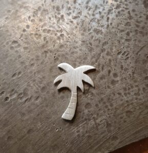 Palm tree necklace with chain