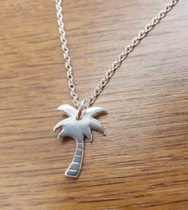 Palm trePalm tree necklace with chaine necklace with chain