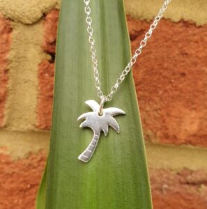 Palm tree necklace with chain
