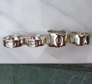 Hallmarked ring with marble effect