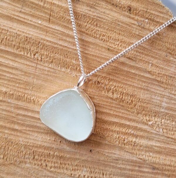 Seaglass pendant made in my seaglass jewellery workshop.